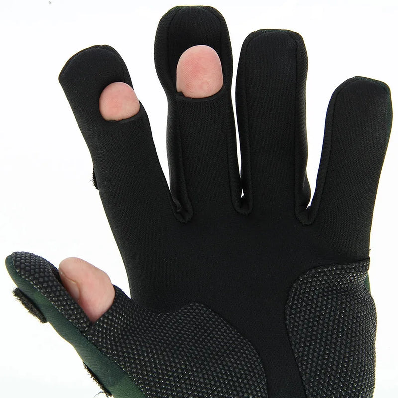 Load image into Gallery viewer, NGT Gloves - Neoprene Gloves in Camo
