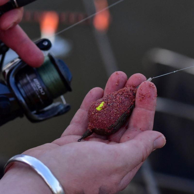 Load image into Gallery viewer, Dynamite Baits Robin Red Method Mix 1.8kg
