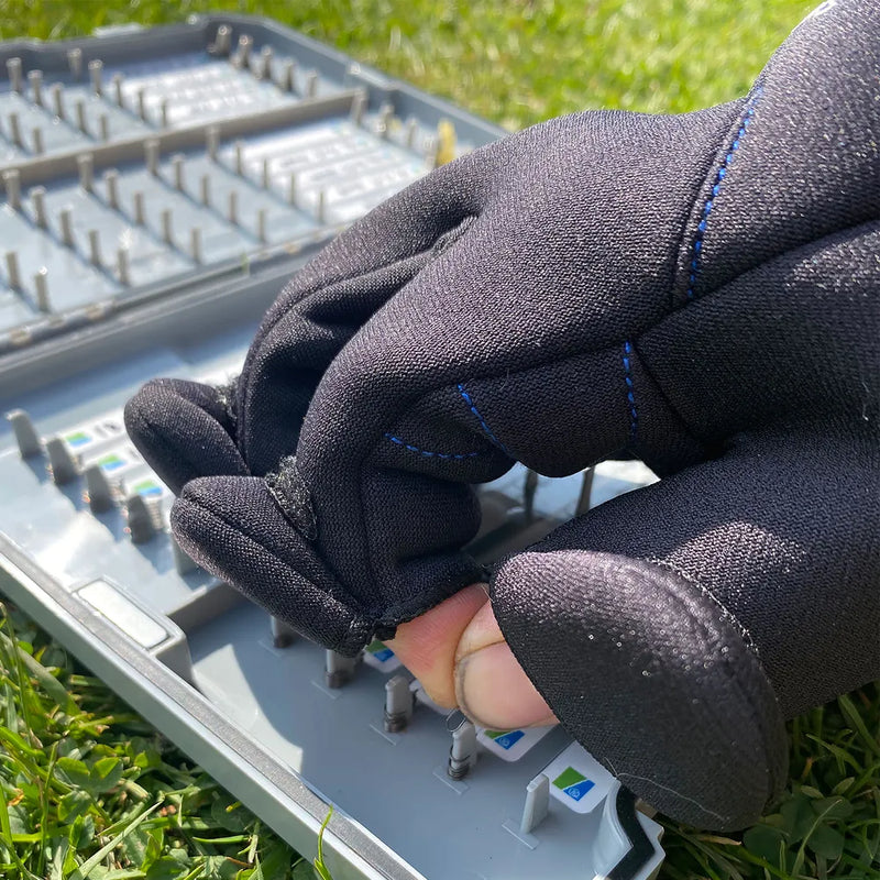 Load image into Gallery viewer, Preston Innovations Neoprene Gloves
